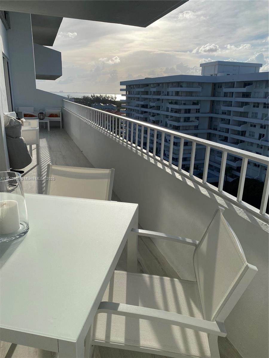 199 Ocean Lane Dr #1112, Key Biscayne FL 33149