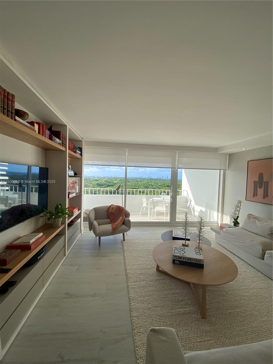 199 Ocean Lane Dr #1112, Key Biscayne FL 33149