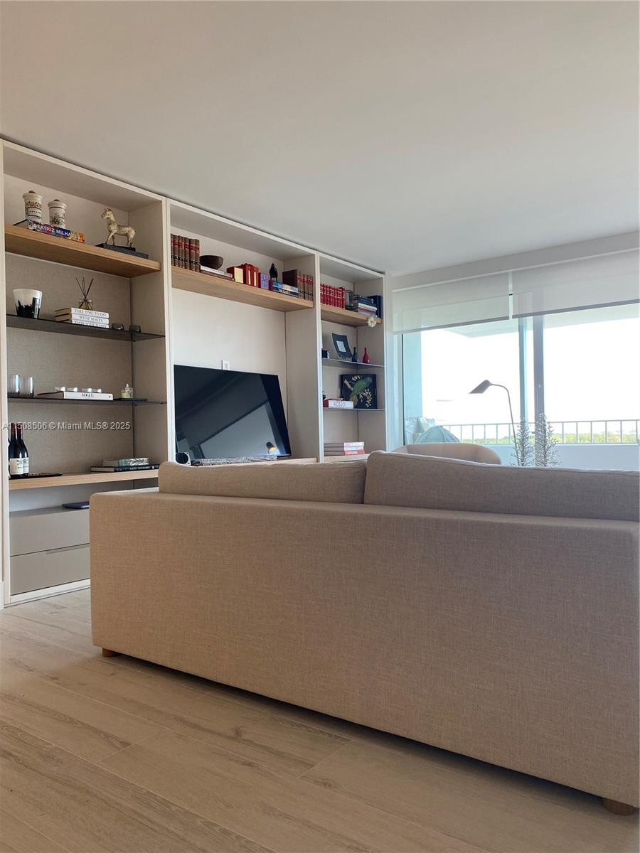 199 Ocean Lane Dr #1112, Key Biscayne FL 33149
