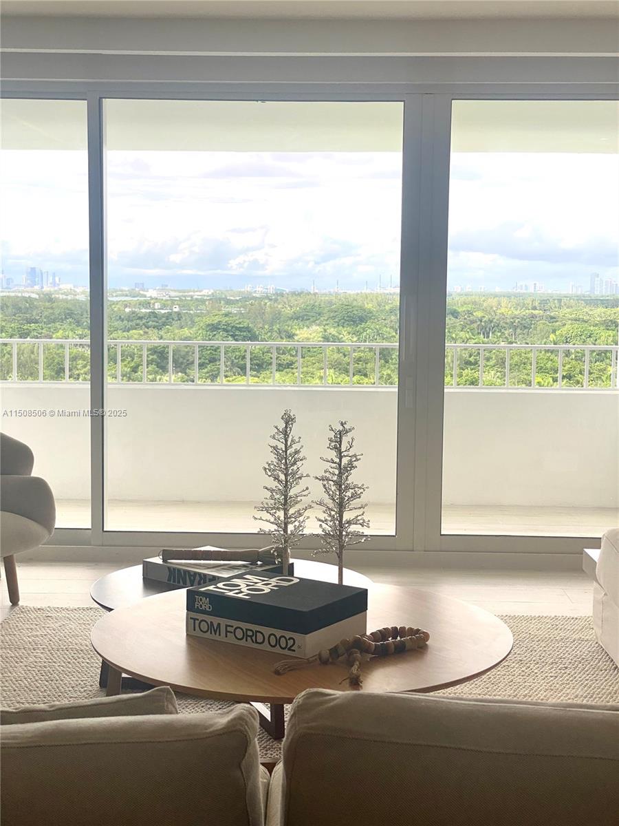 199 Ocean Lane Dr #1112, Key Biscayne FL 33149