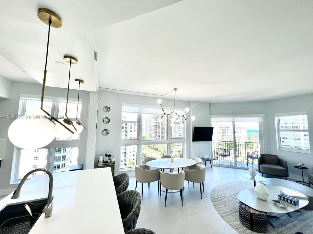 19900 E Country Club Dr #PH20, Aventura FL 33180