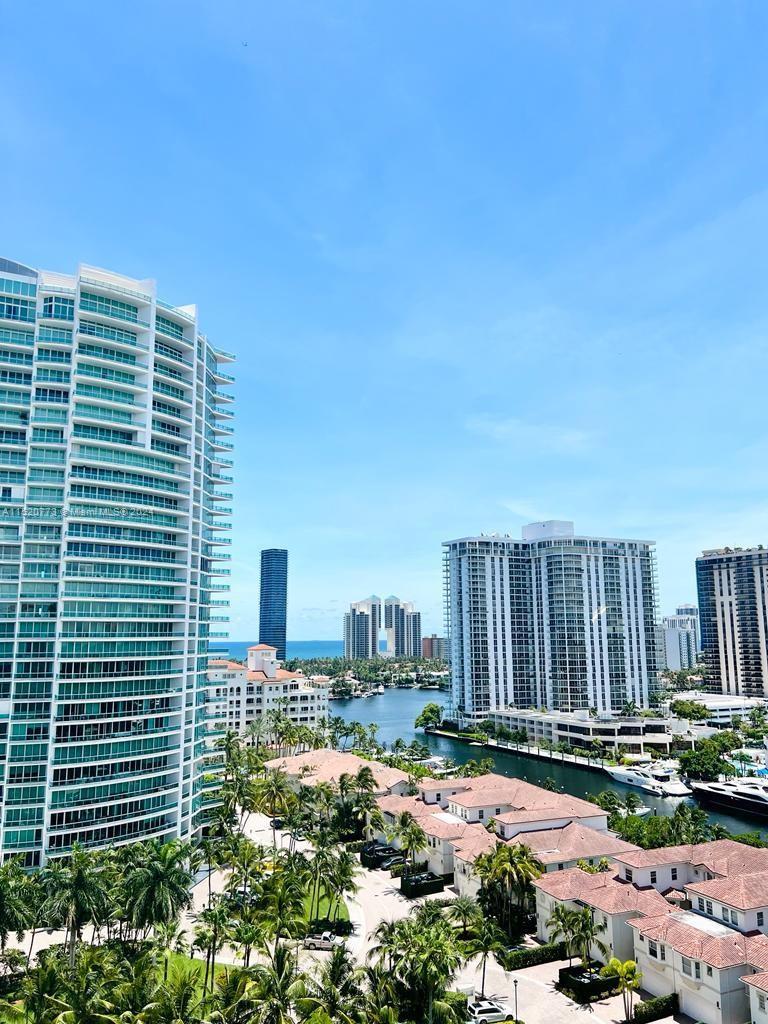 19900 E Country Club Dr #PH20, Aventura FL 33180