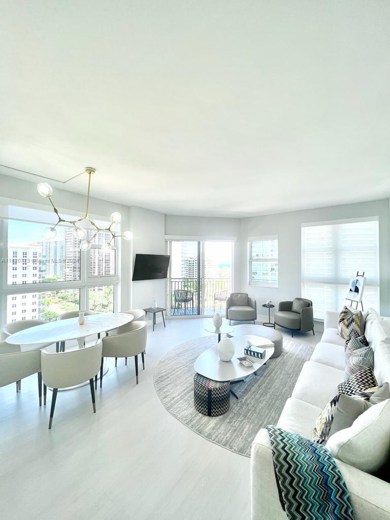 19900 E Country Club Dr #PH20, Aventura FL 33180