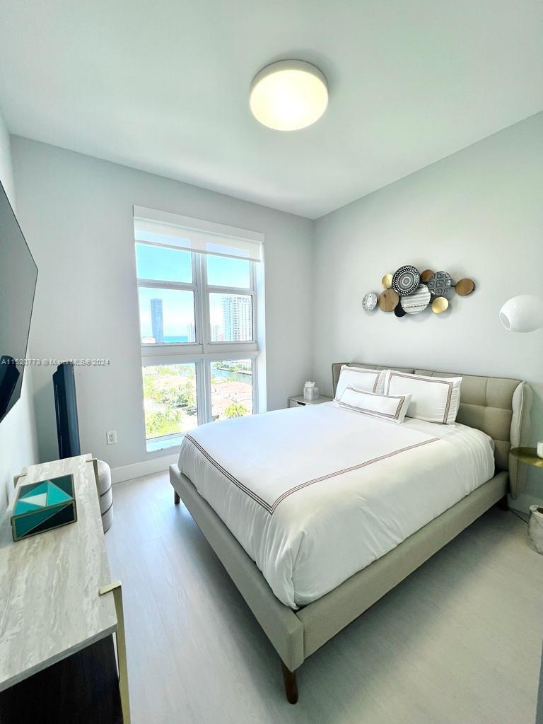 19900 E Country Club Dr #PH20, Aventura FL 33180