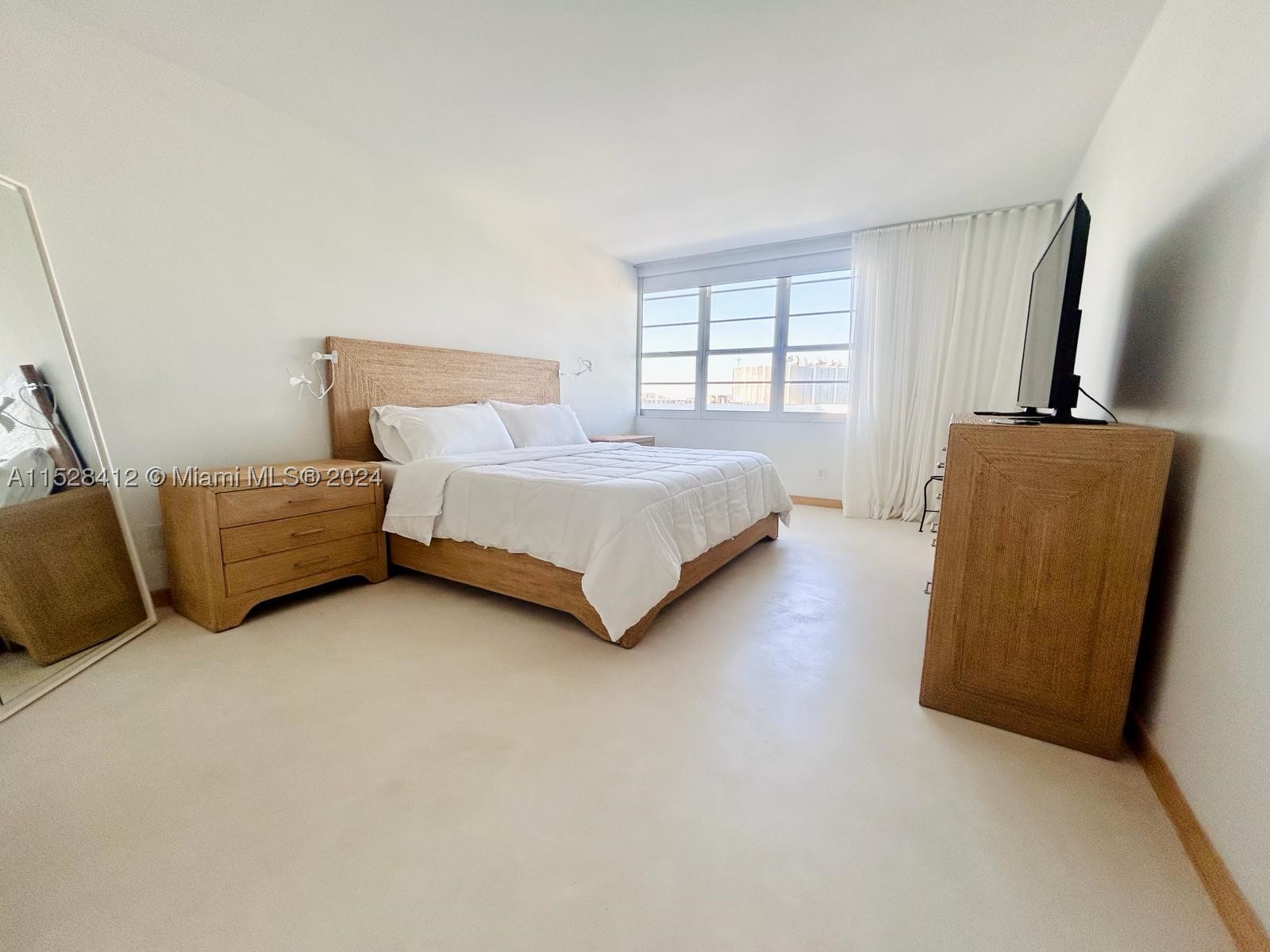 100 Lincoln Rd #1543, Miami Beach FL 33139