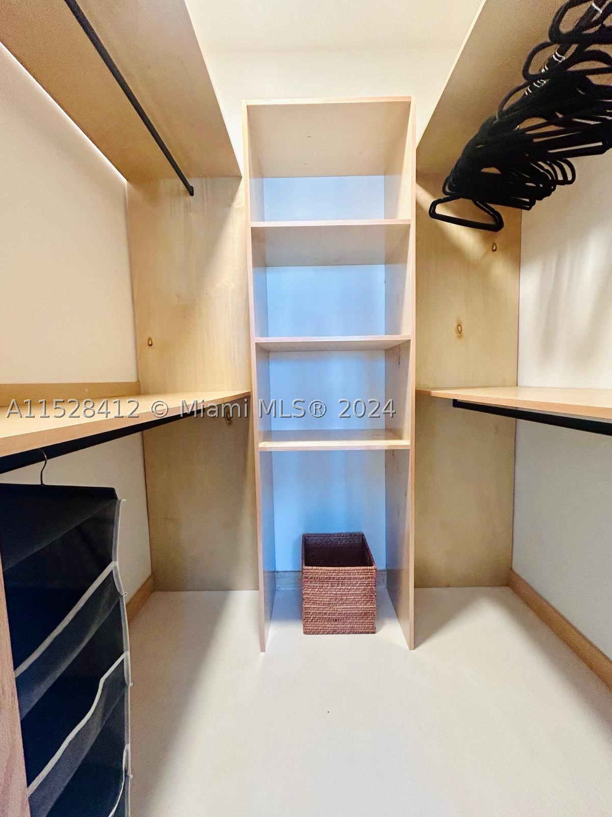 100 Lincoln Rd #1543, Miami Beach FL 33139
