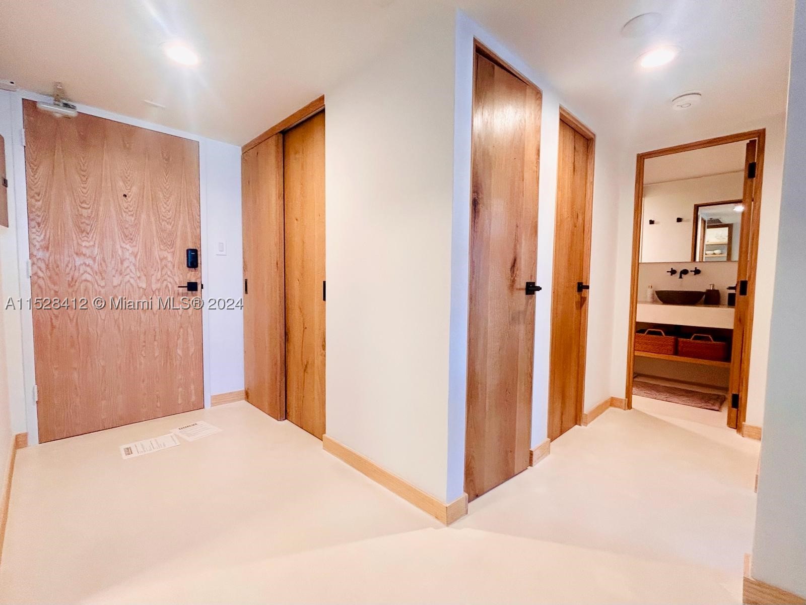 100 Lincoln Rd #1543, Miami Beach FL 33139