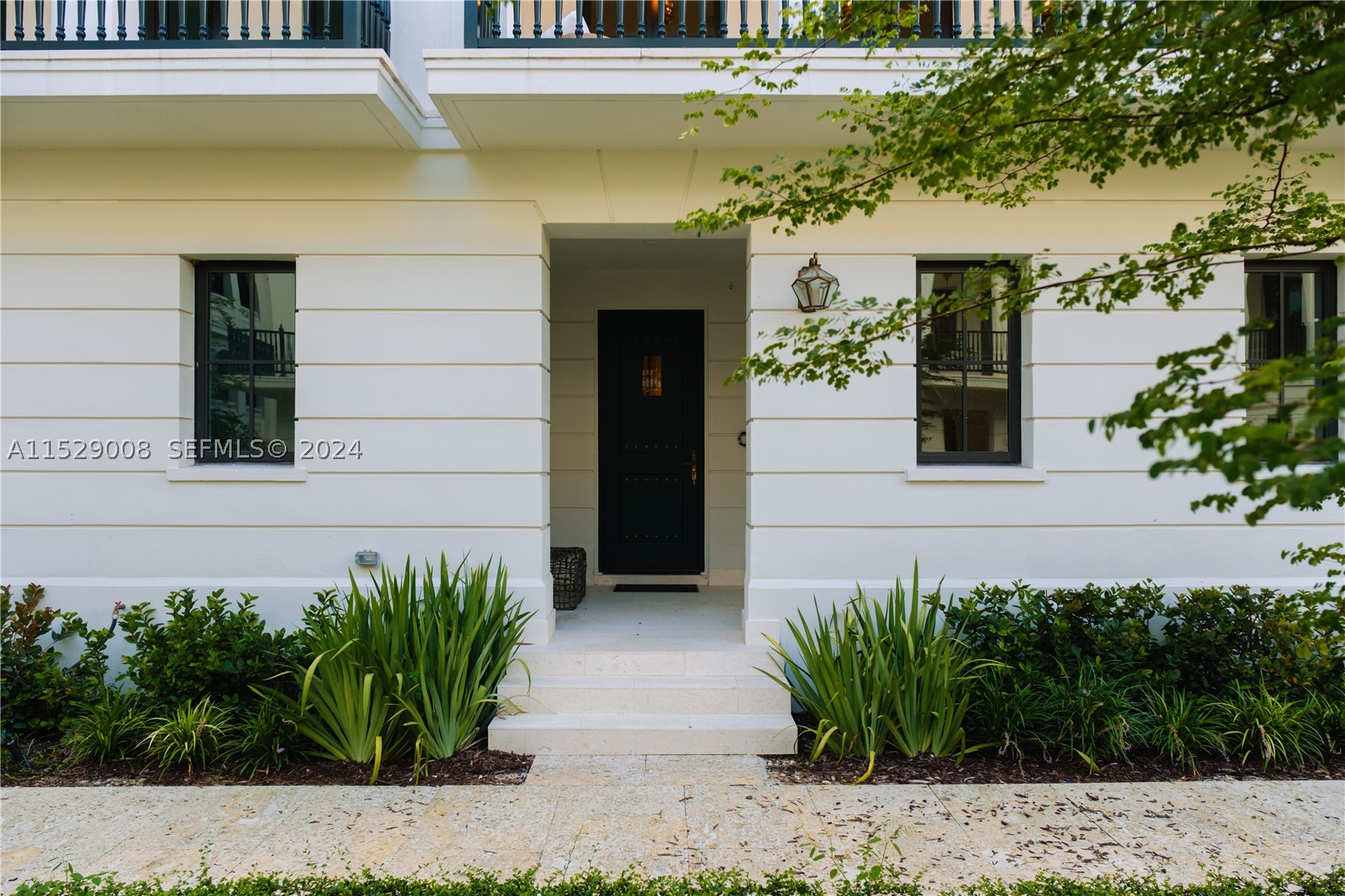 504 Malaga Ave #T8, Coral Gables FL 33134