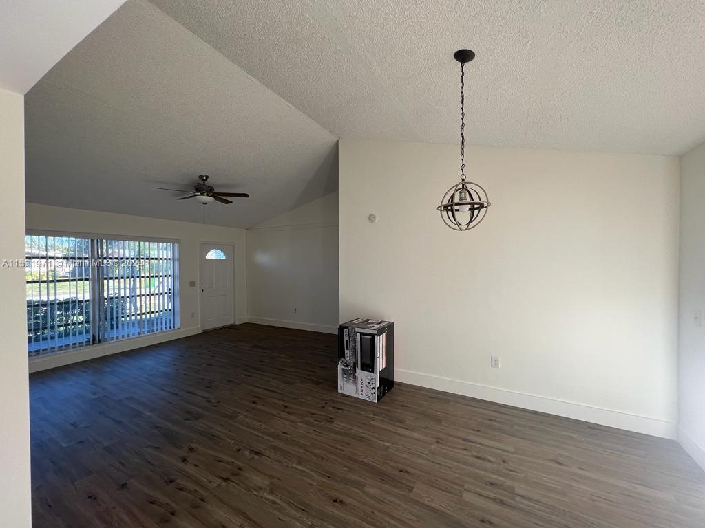 11520 NW 31st Pl, Sunrise FL 33323