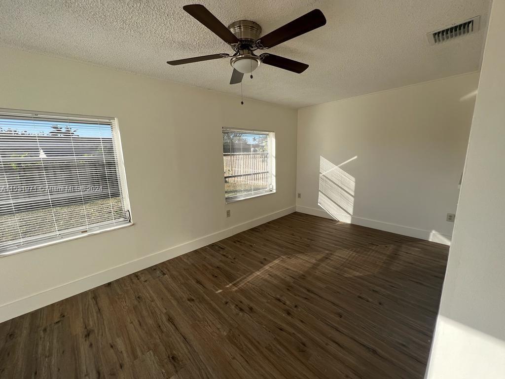 11520 NW 31st Pl, Sunrise FL 33323
