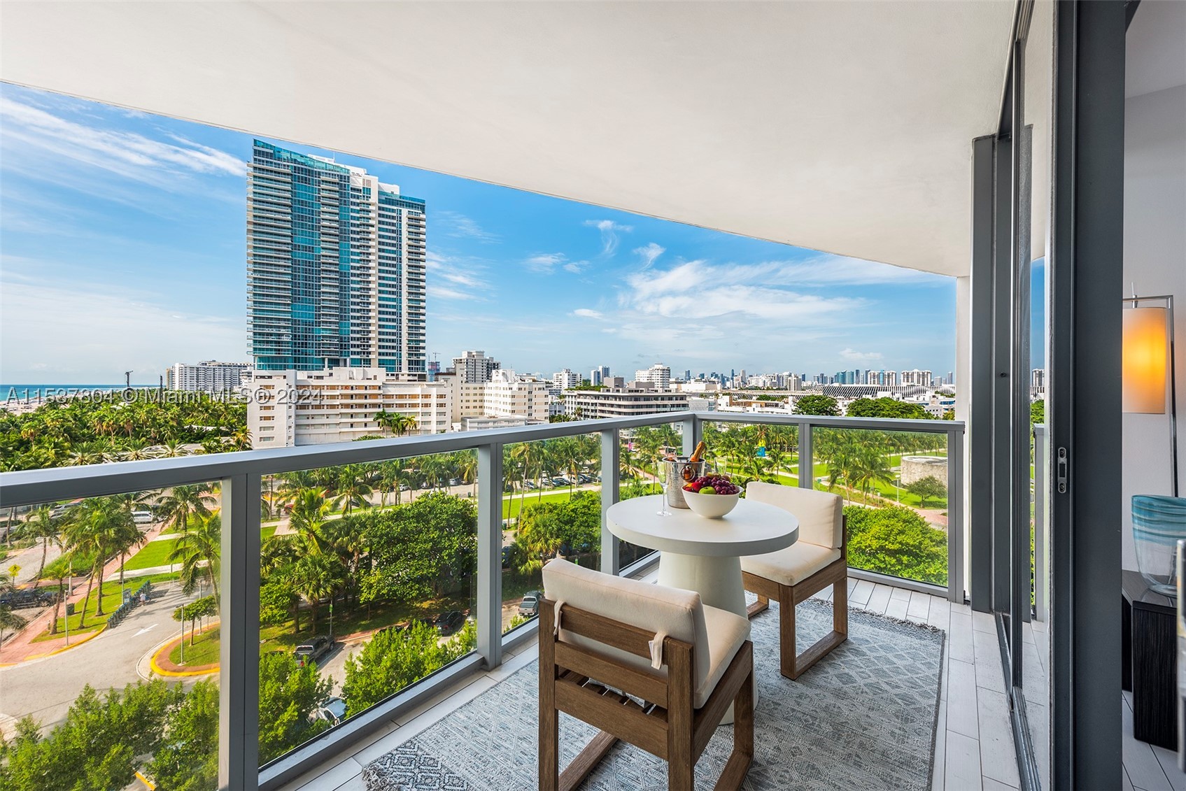 2201 Collins Ave #814, Miami Beach FL 33139