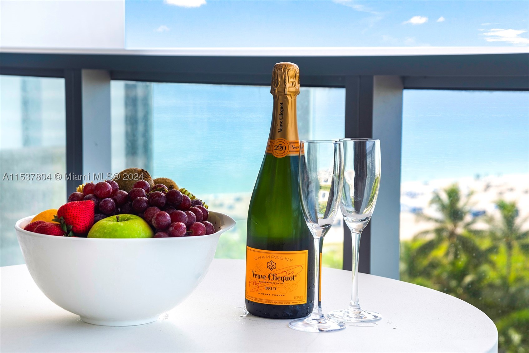 2201 Collins Ave #814, Miami Beach FL 33139