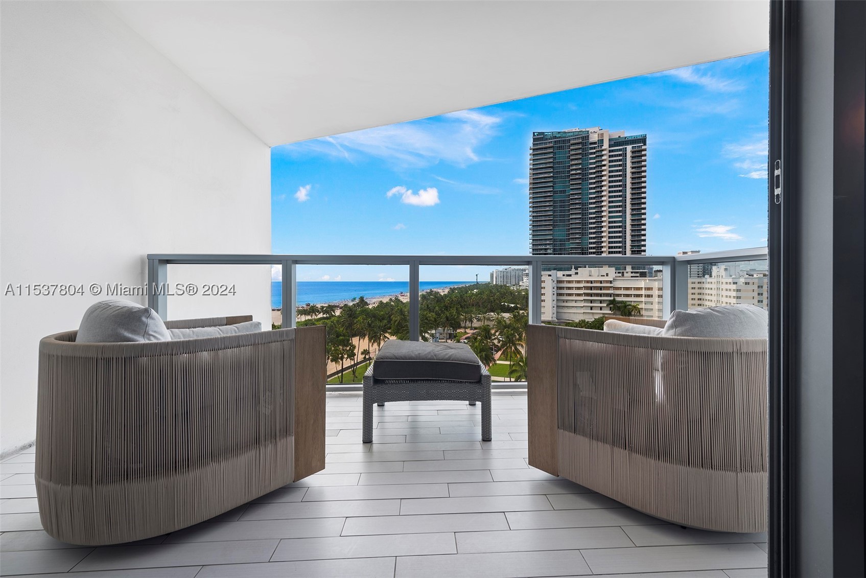 2201 Collins Ave #814, Miami Beach FL 33139