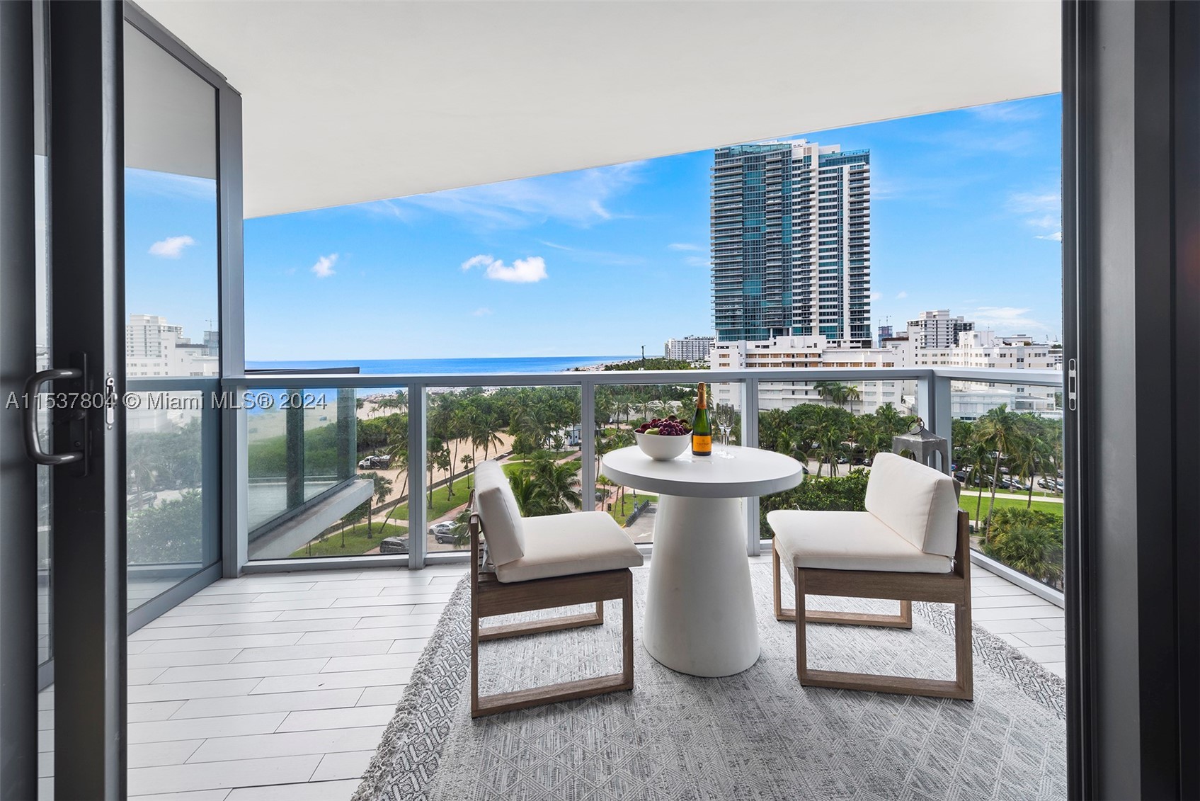 2201 Collins Ave #814, Miami Beach FL 33139