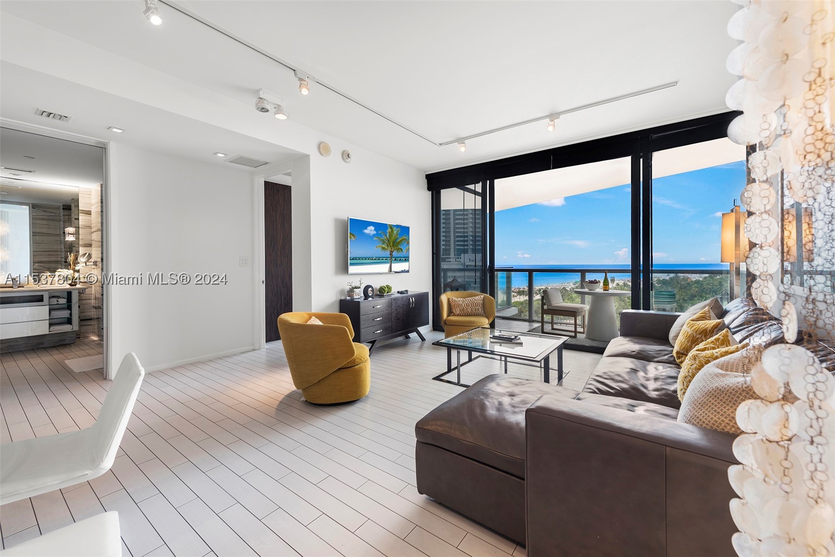 2201 Collins Ave #814, Miami Beach FL 33139