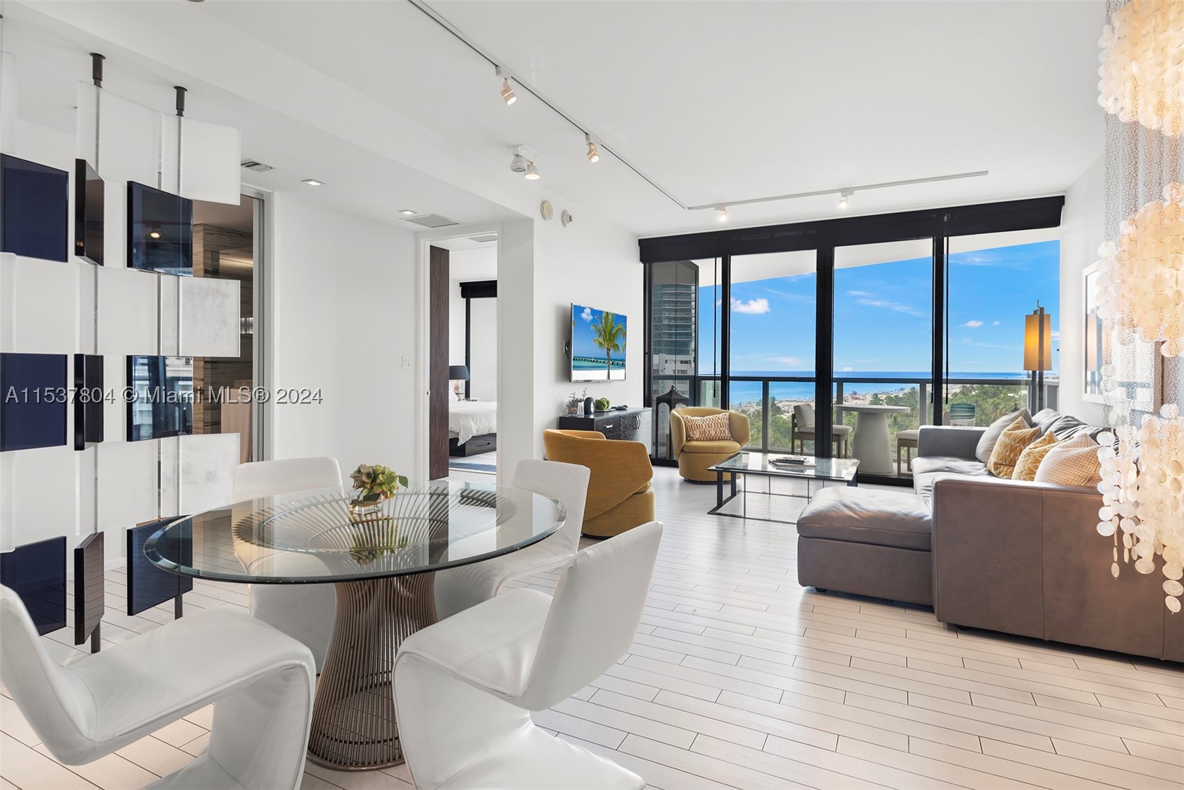 2201 Collins Ave #814, Miami Beach FL 33139