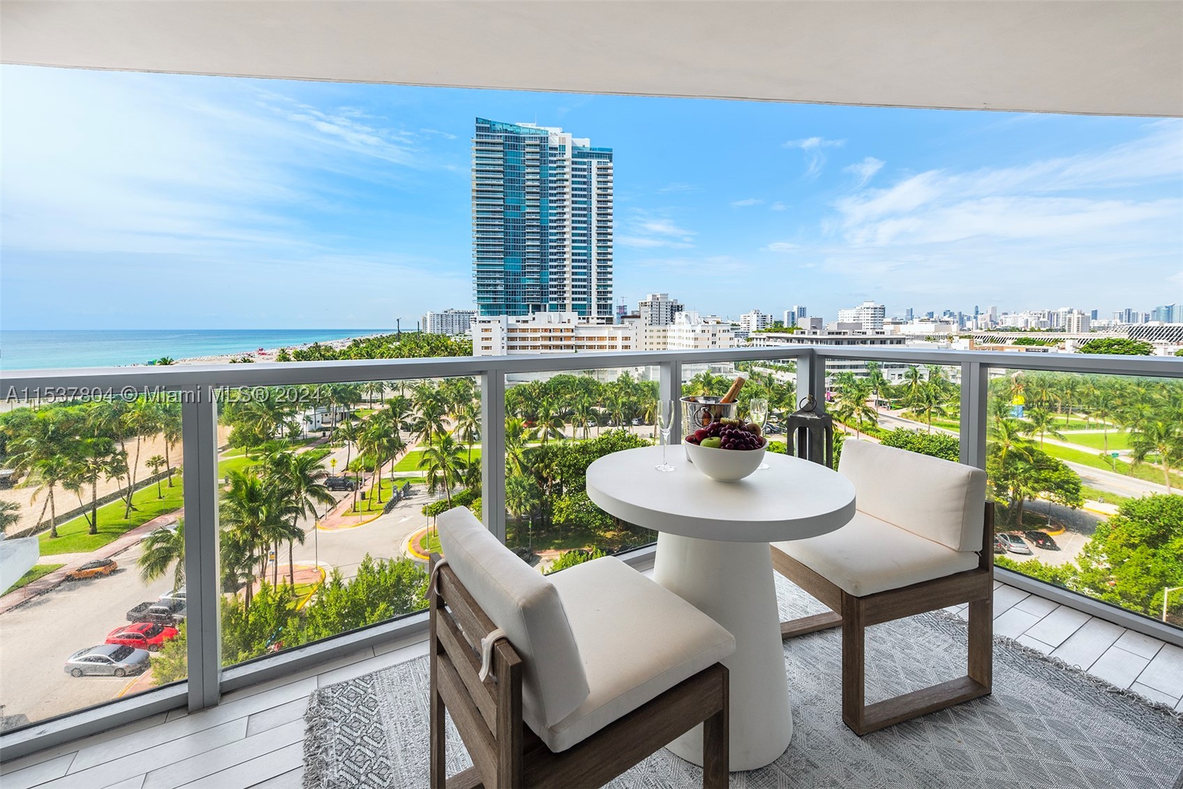 2201 Collins Ave #814, Miami Beach FL 33139