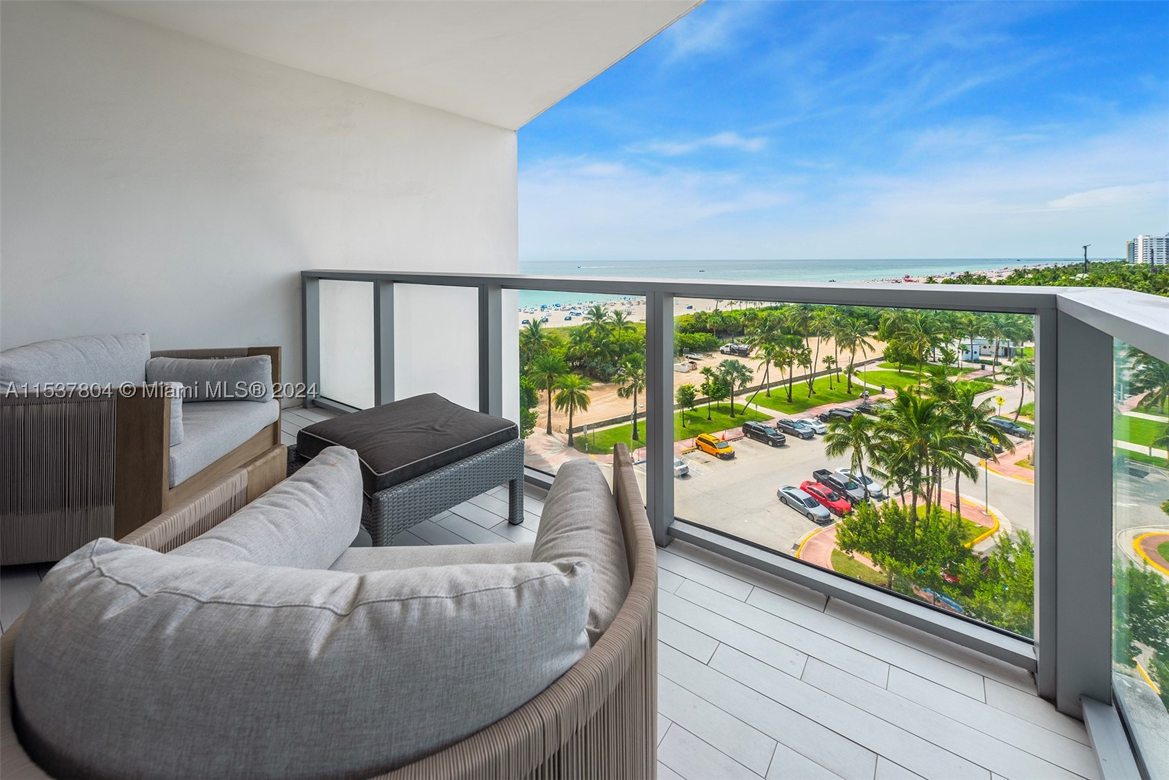 2201 Collins Ave #814, Miami Beach FL 33139