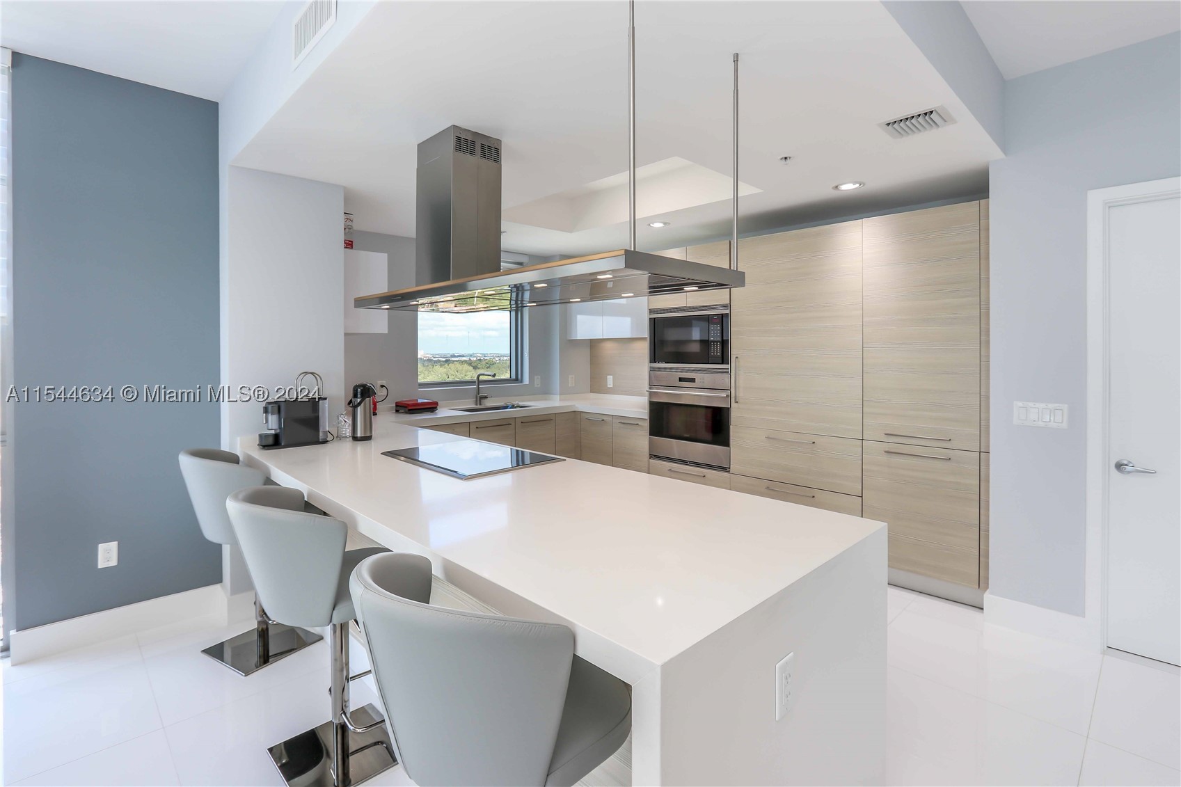 17301 Biscayne Blvd #1201, North Miami Beach FL 33160