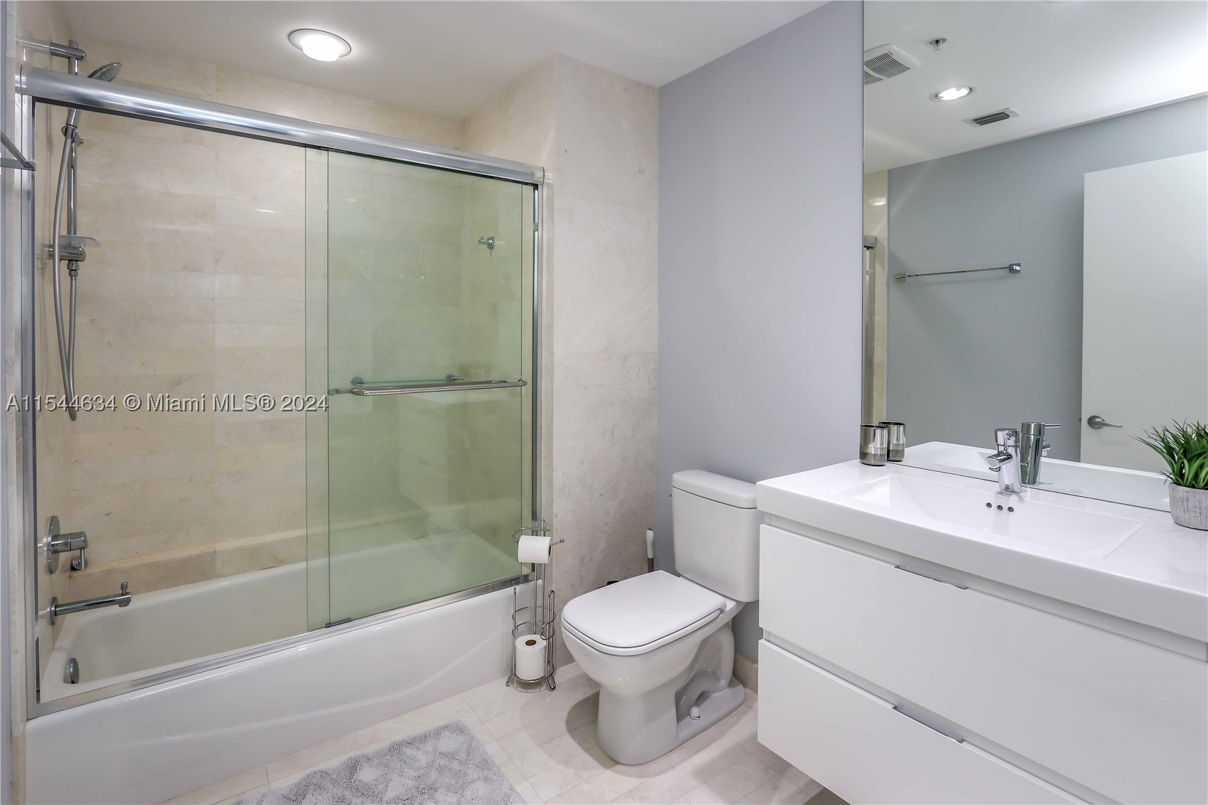 17301 Biscayne Blvd #1201, North Miami Beach FL 33160