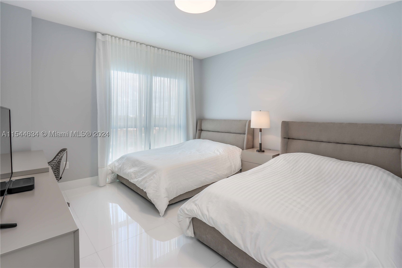 17301 Biscayne Blvd #1201, North Miami Beach FL 33160