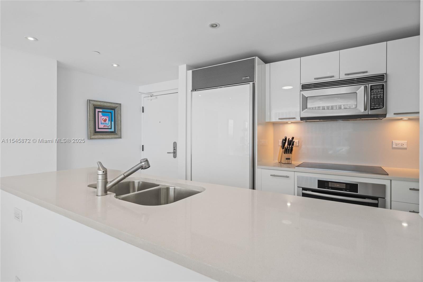 6801 Collins Ave #1206, Miami Beach FL 33141