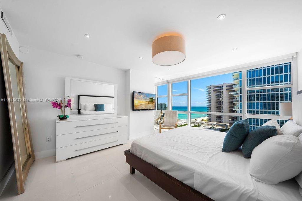 6801 Collins Ave #1206, Miami Beach FL 33141