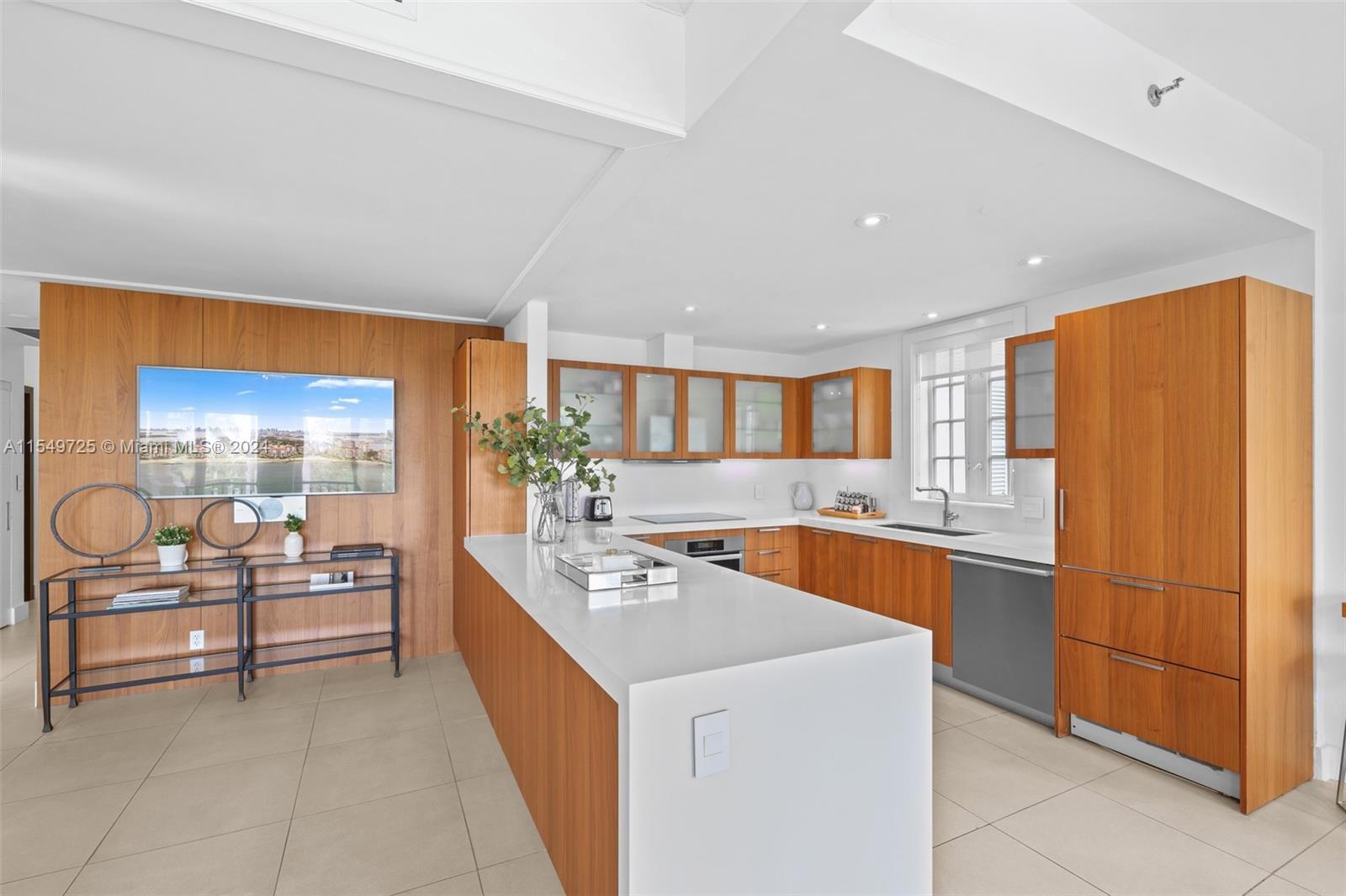 19127 Fisher Island Dr #19127, Miami Beach FL 33109