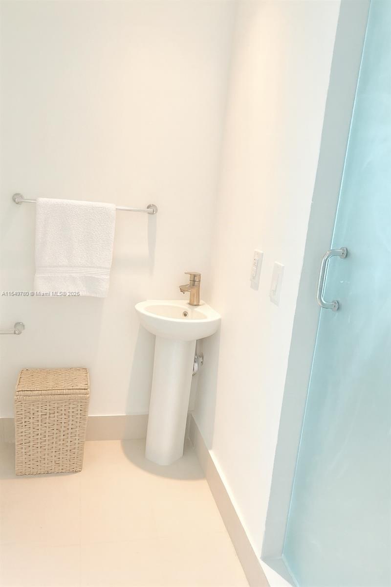 501 NE 31st St #3004, Miami FL 33137