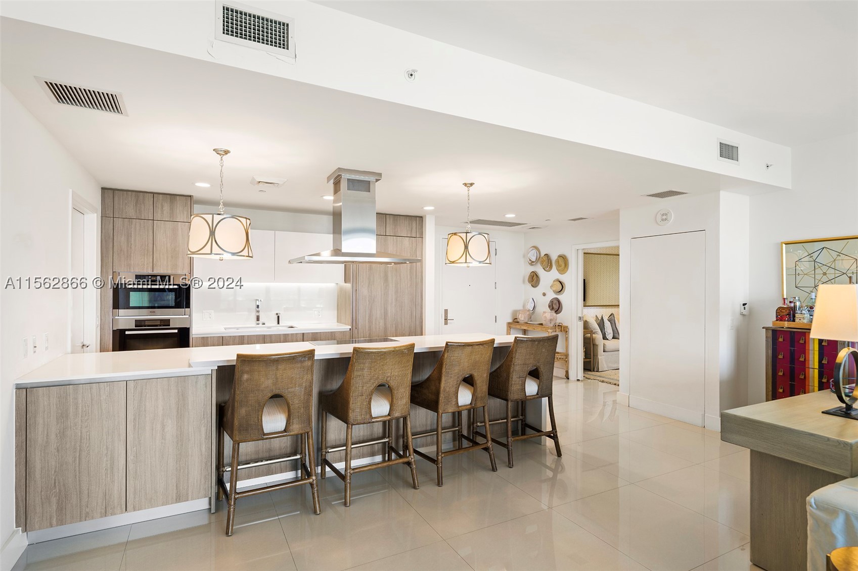 360 Ocean Dr #905S, Key Biscayne FL 33149