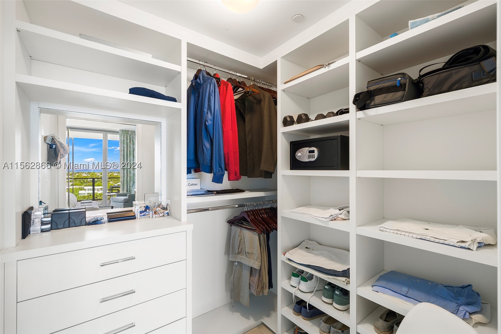 360 Ocean Dr #905S, Key Biscayne FL 33149