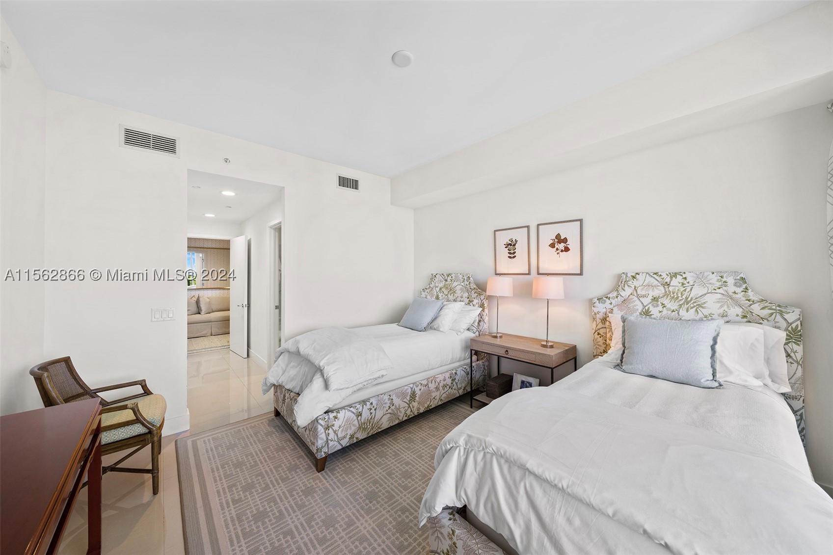 360 Ocean Dr #905S, Key Biscayne FL 33149