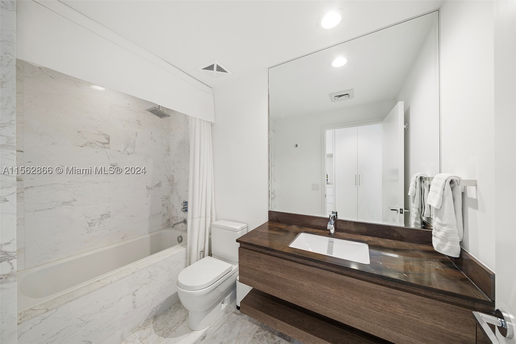 360 Ocean Dr #905S, Key Biscayne FL 33149