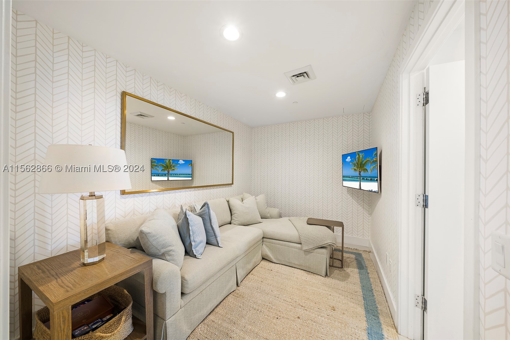 360 Ocean Dr #905S, Key Biscayne FL 33149