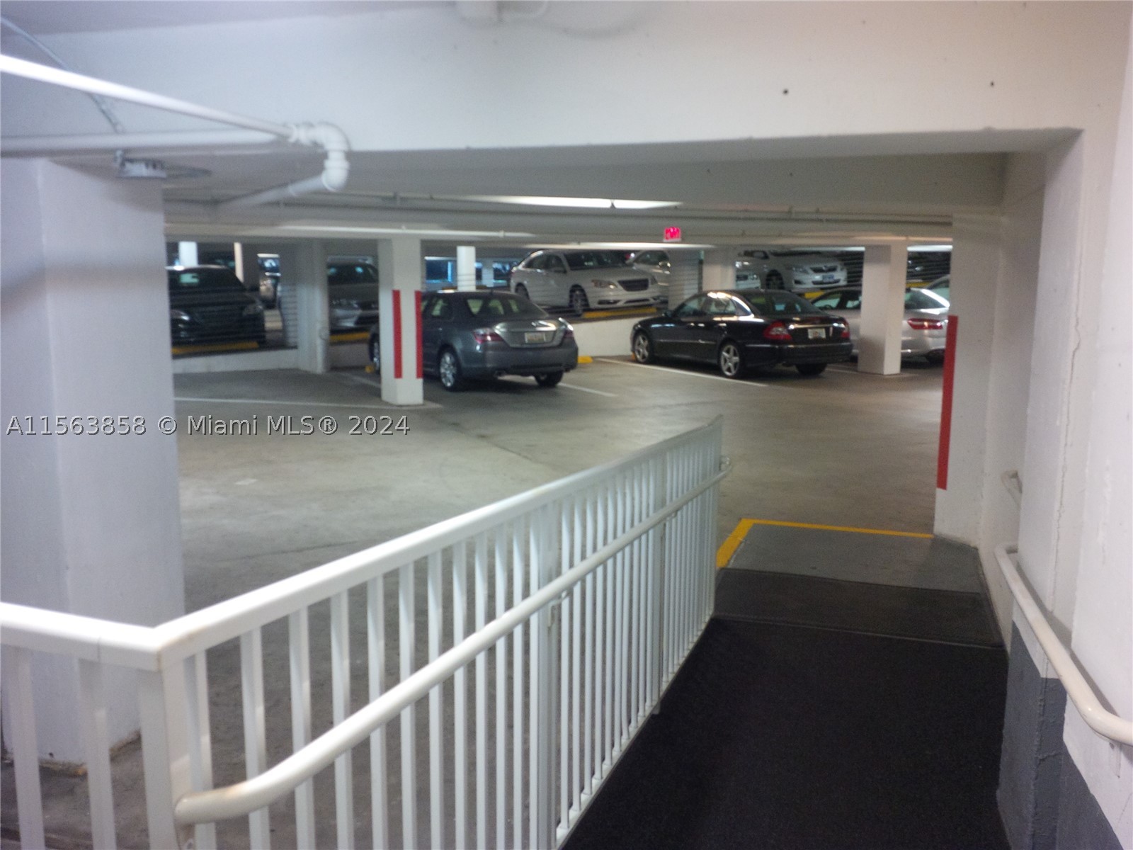 21205 Yacht Club Dr #PH09, Aventura FL 33180