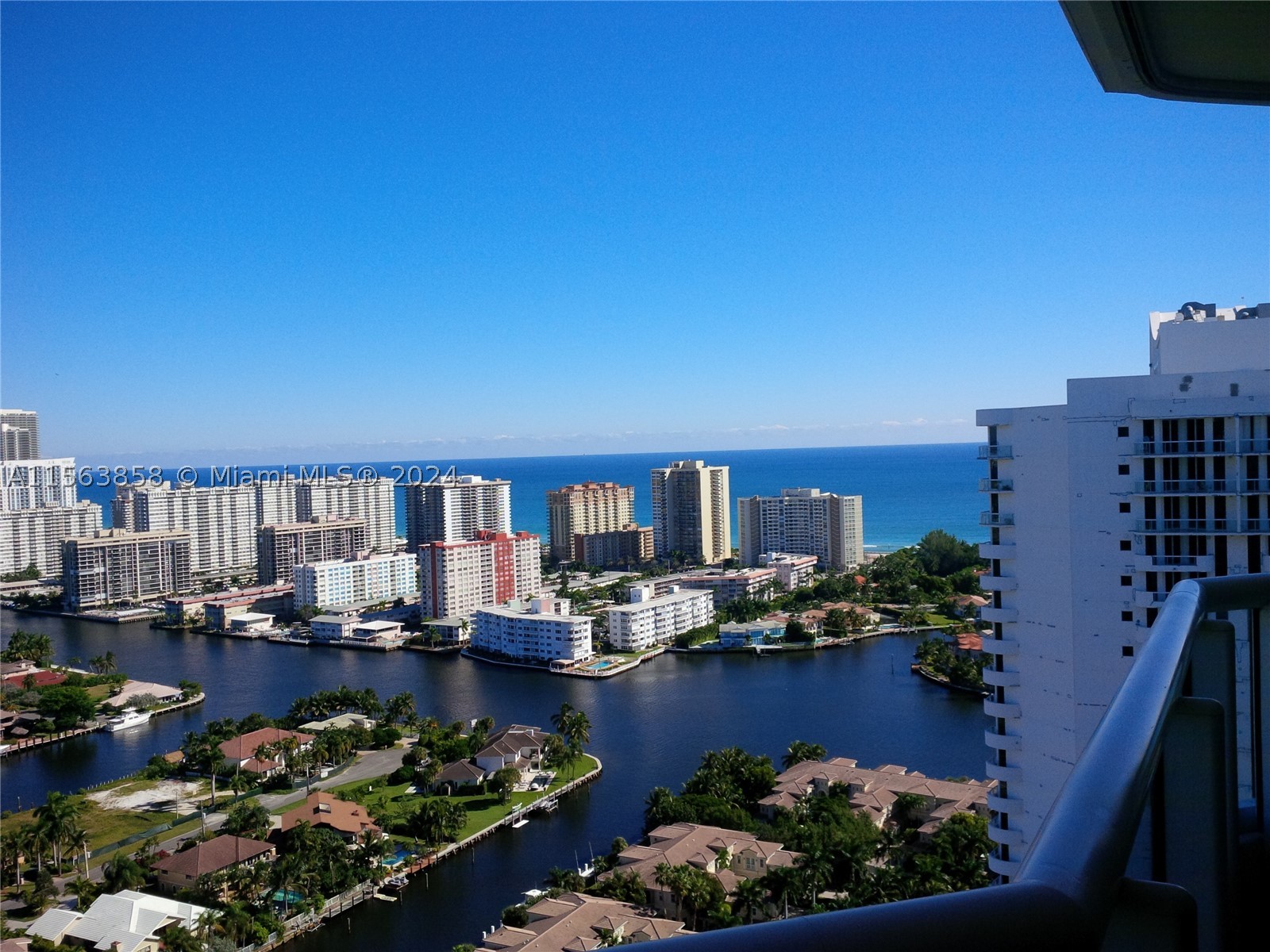 21205 Yacht Club Dr #PH09, Aventura FL 33180