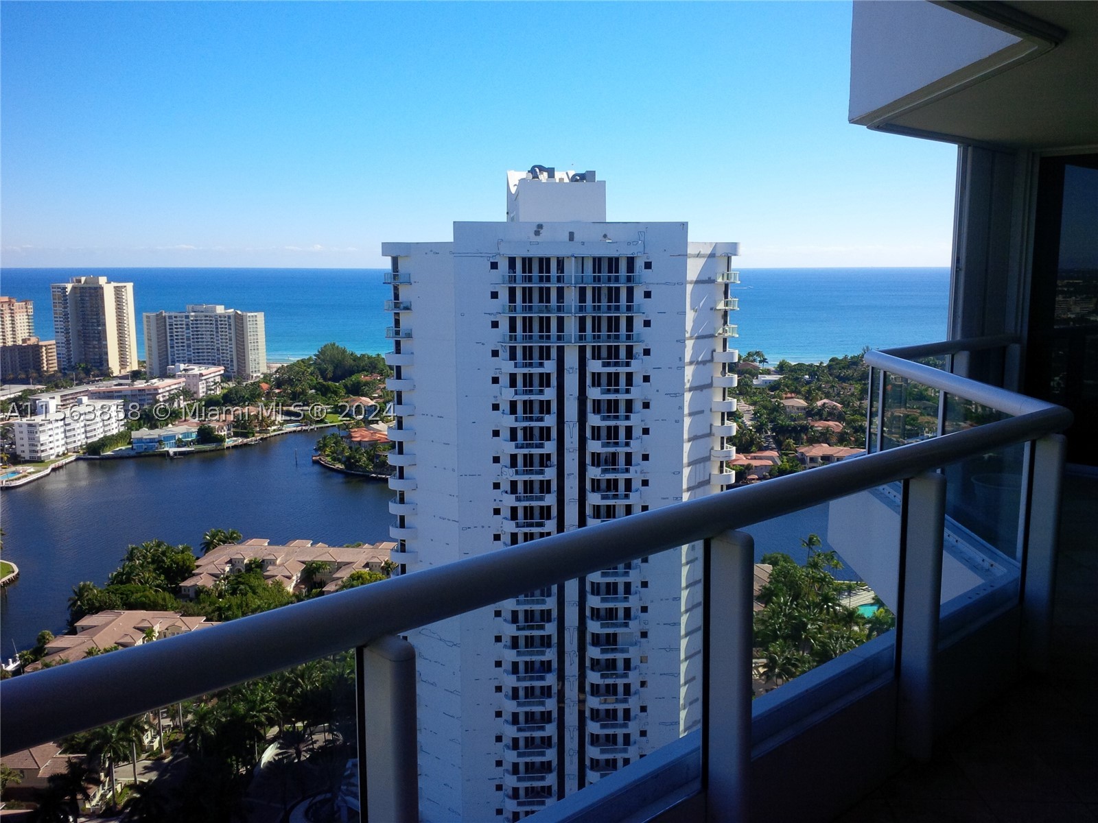 21205 Yacht Club Dr #PH09, Aventura FL 33180