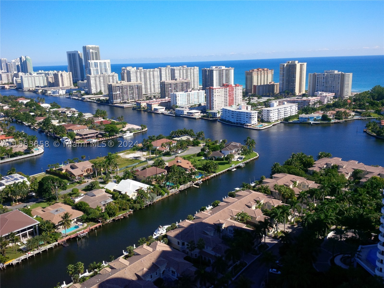 21205 Yacht Club Dr #PH09, Aventura FL 33180