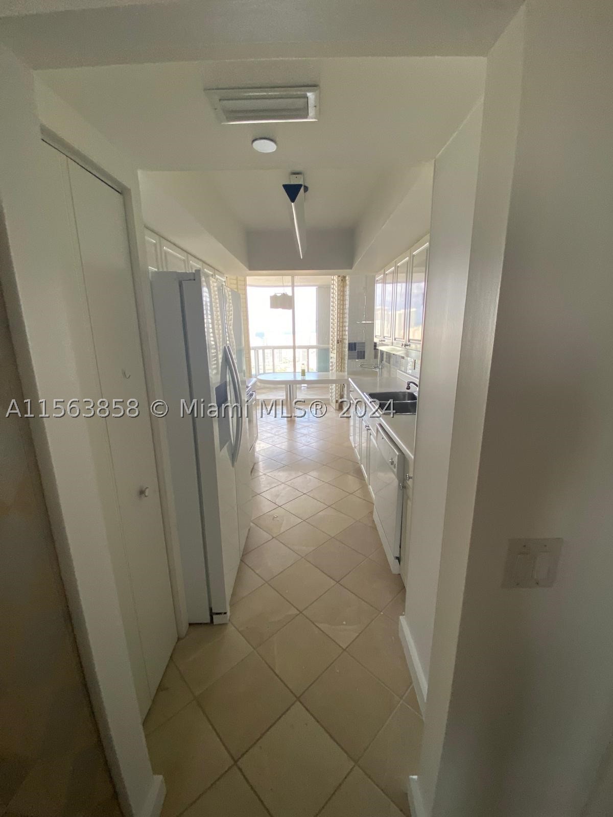 21205 Yacht Club Dr #PH09, Aventura FL 33180