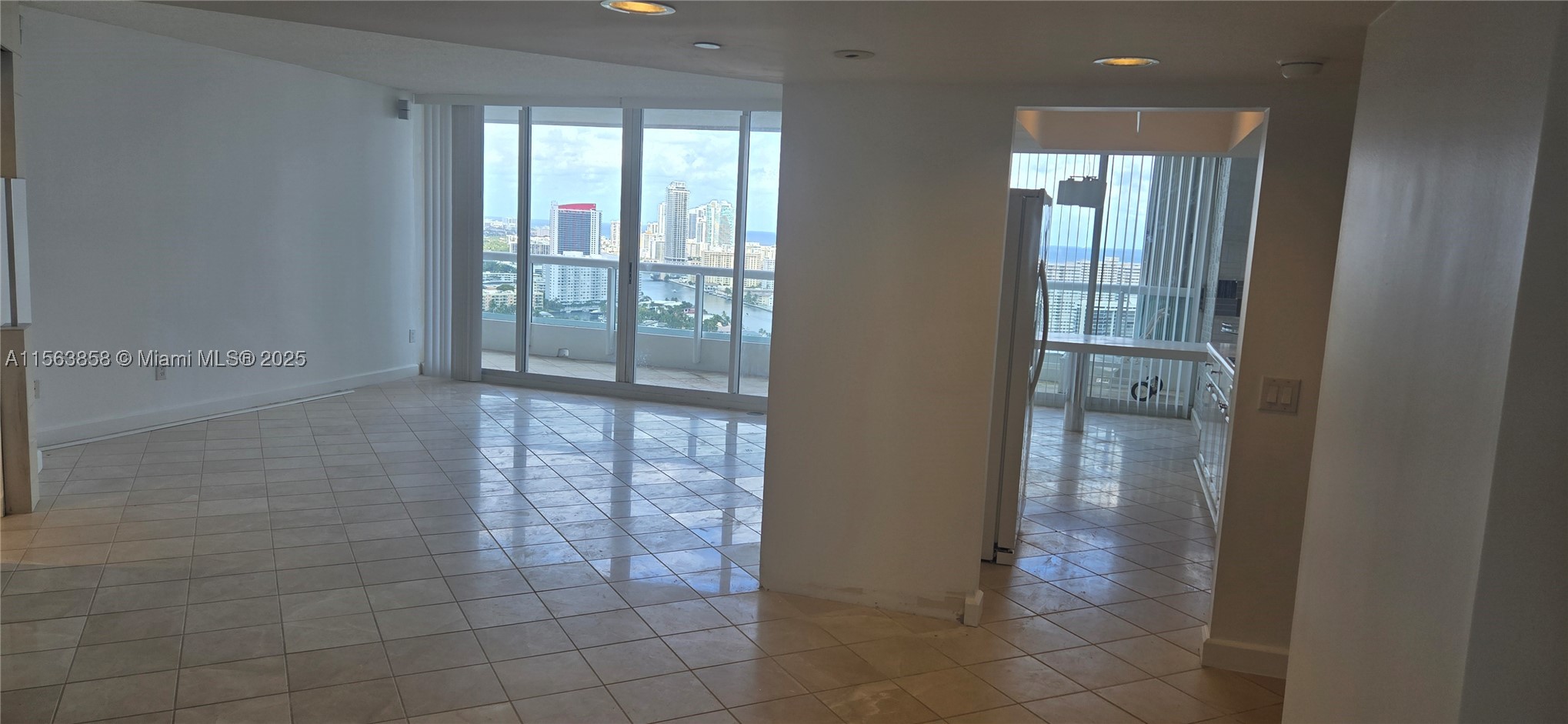 21205 Yacht Club Dr #PH09, Aventura FL 33180