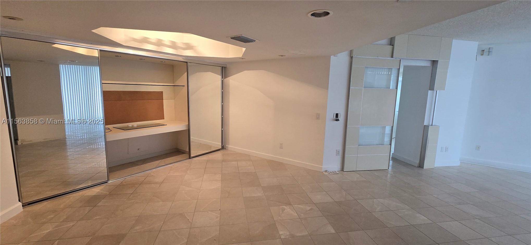 21205 Yacht Club Dr #PH09, Aventura FL 33180
