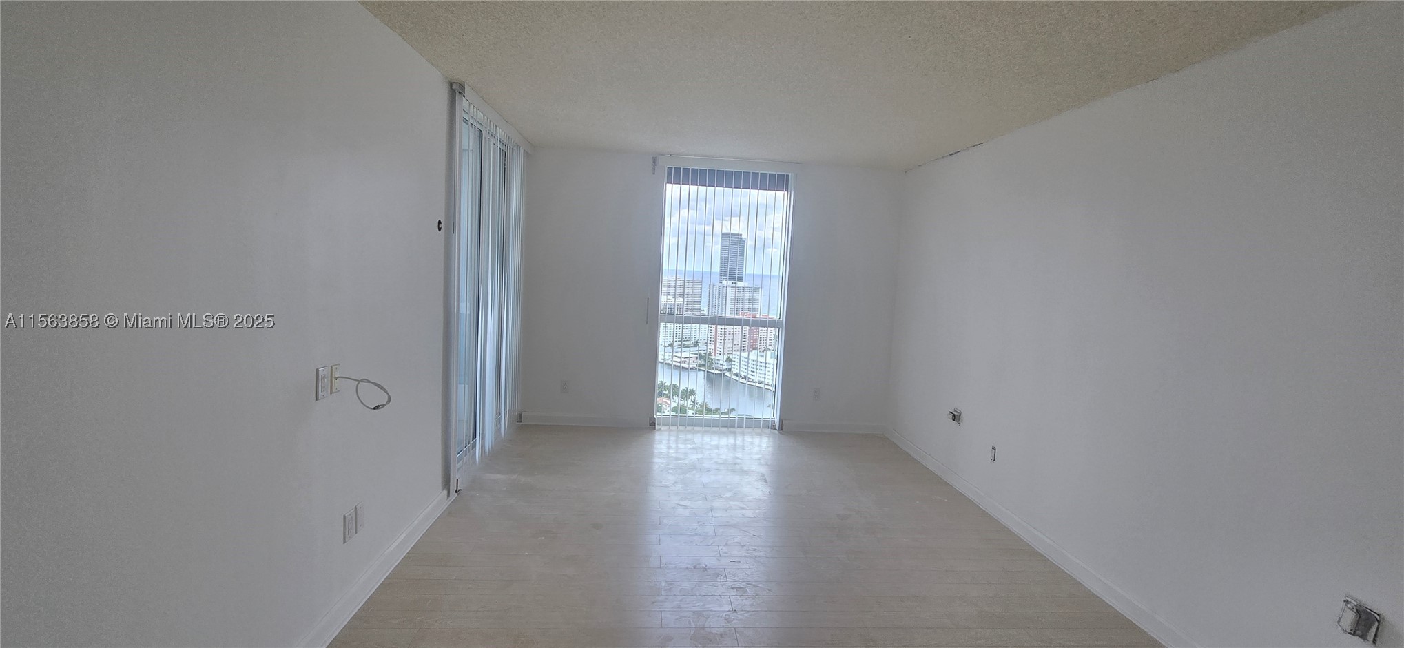 21205 Yacht Club Dr #PH09, Aventura FL 33180