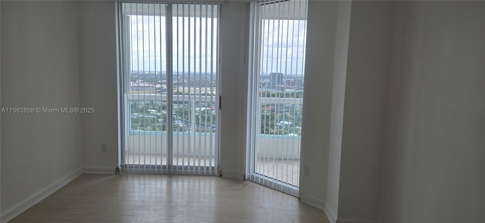 21205 Yacht Club Dr #PH09, Aventura FL 33180