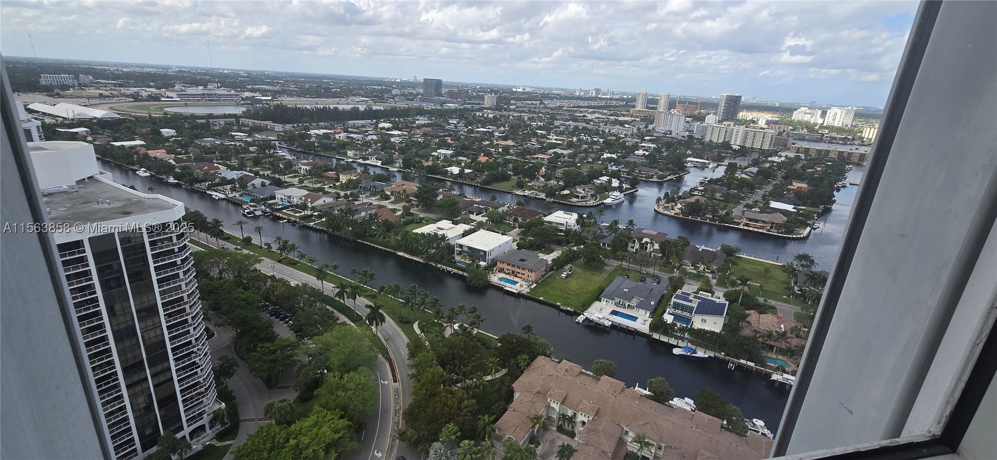21205 Yacht Club Dr #PH09, Aventura FL 33180