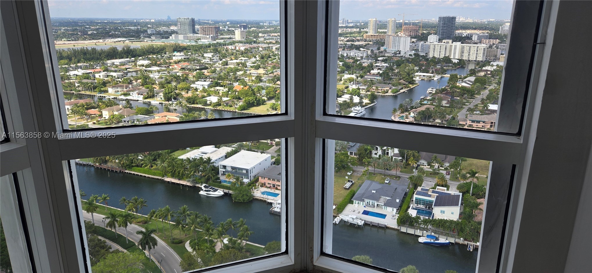21205 Yacht Club Dr #PH09, Aventura FL 33180