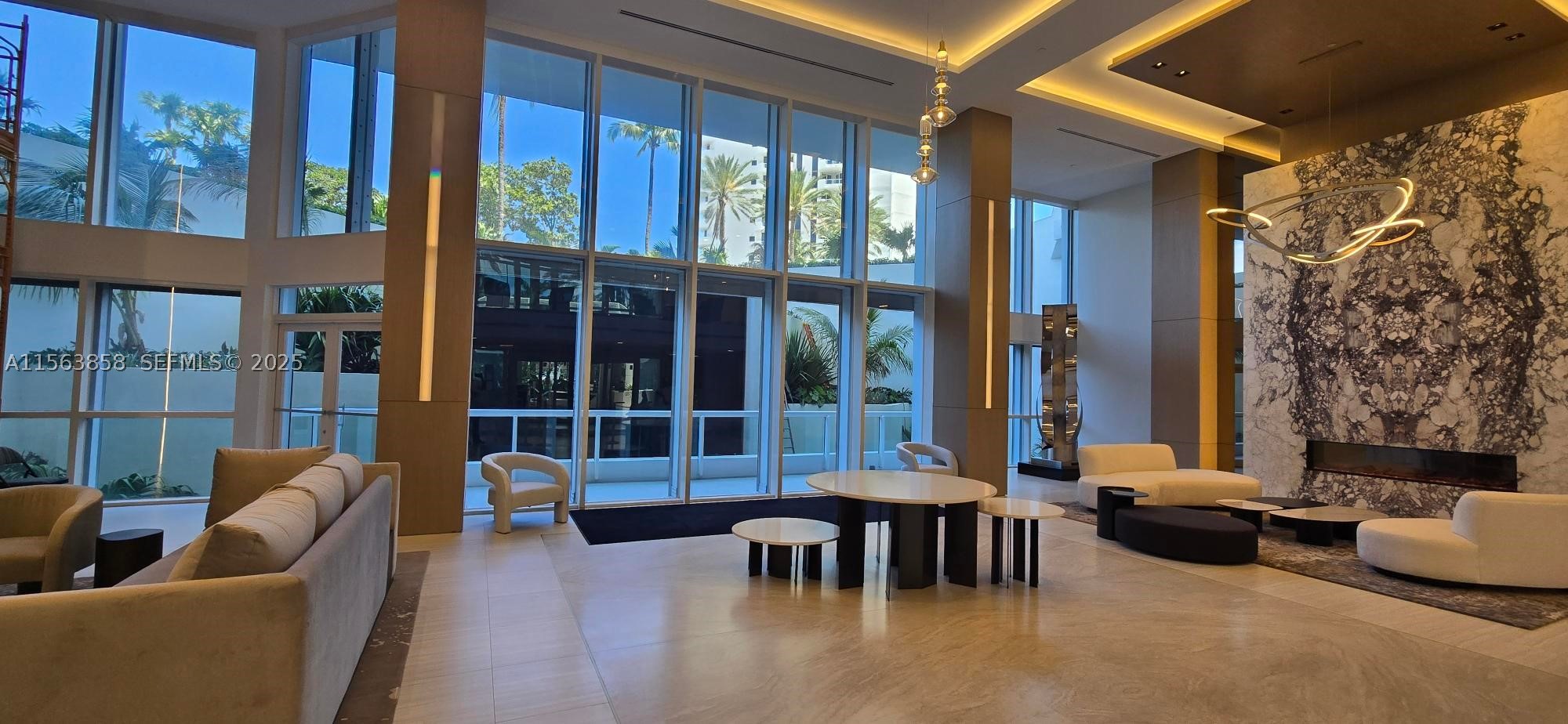 21205 Yacht Club Dr #PH09, Aventura FL 33180