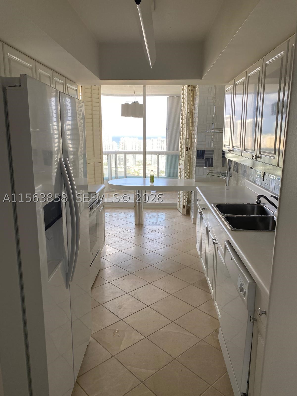 21205 Yacht Club Dr #PH09, Aventura FL 33180