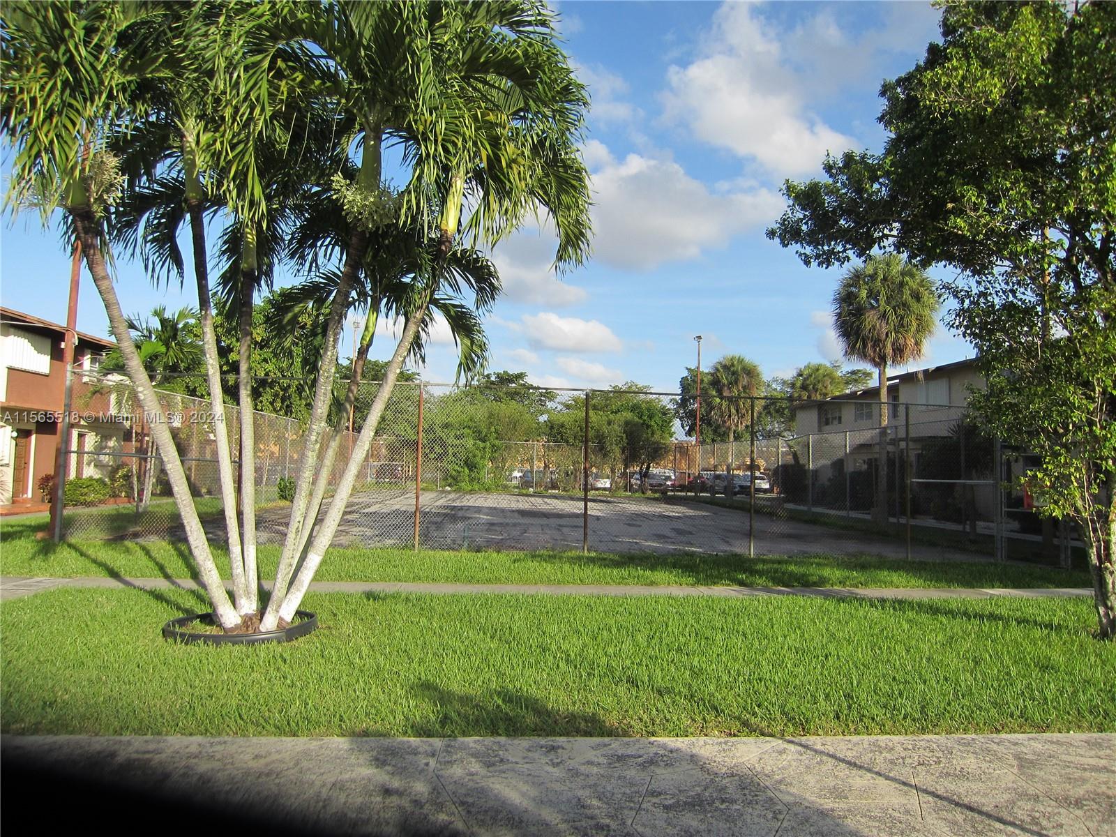 10 SW 108th Ave #E8, Sweetwater FL 33174