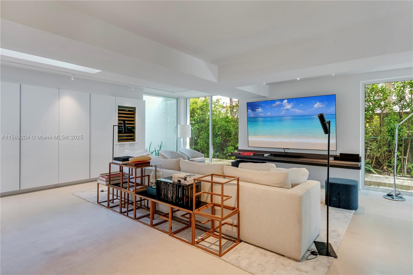 440 S Mashta Dr, Key Biscayne FL 33149