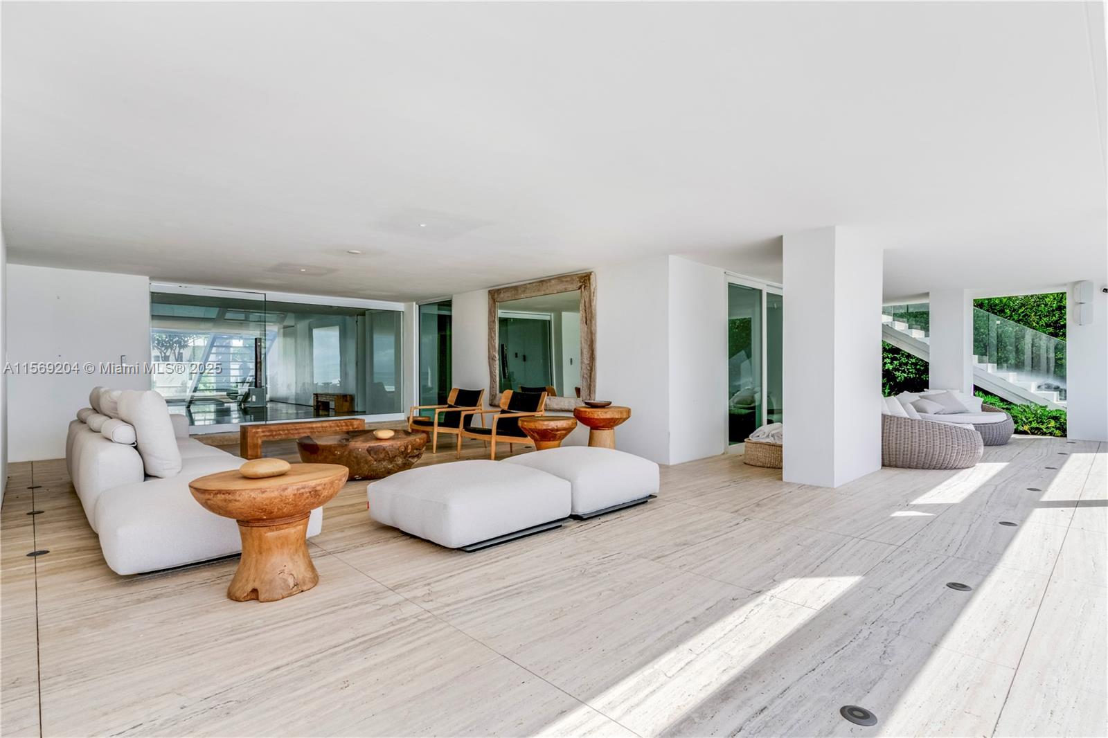 440 S Mashta Dr, Key Biscayne FL 33149